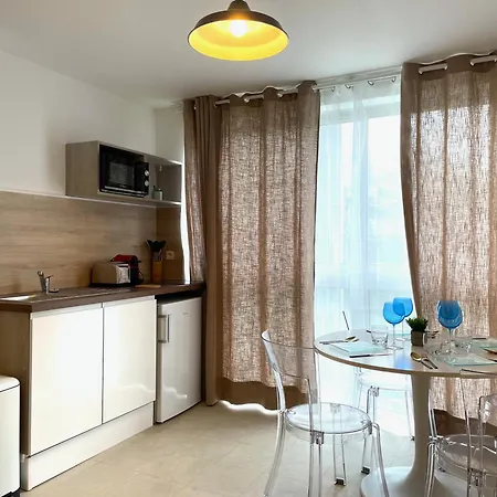 Agreable 2 Avec Parking Proche Orly Et T12 Morangis (Essonne)