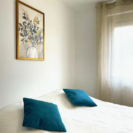 Agreable 2 Avec Parking Proche Orly Et T12 Morangis (Essonne)